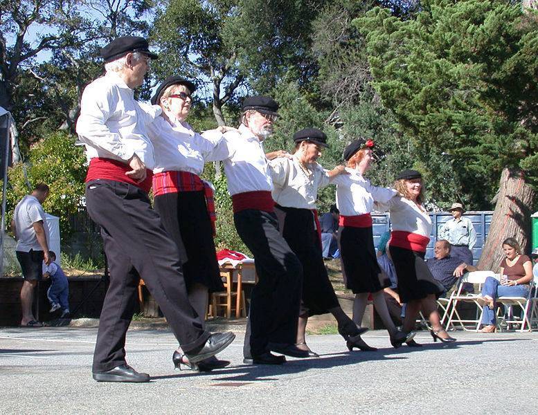 ריקוד יווני מסורתי, צילום: Creative Commons, ויקיפדיה