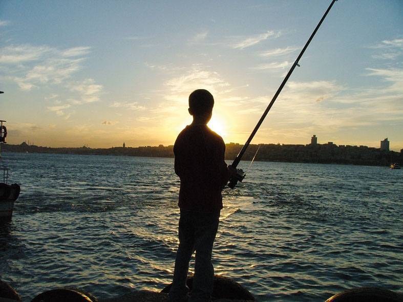 דיג בבוספורוס. צילמה: יונית קמחי