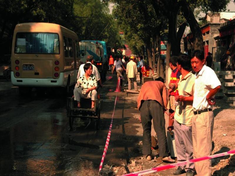 <p>שיפוצים בלתי-פוסקים ברחובות בייגינג. צילום: ברוך כהן</p>
