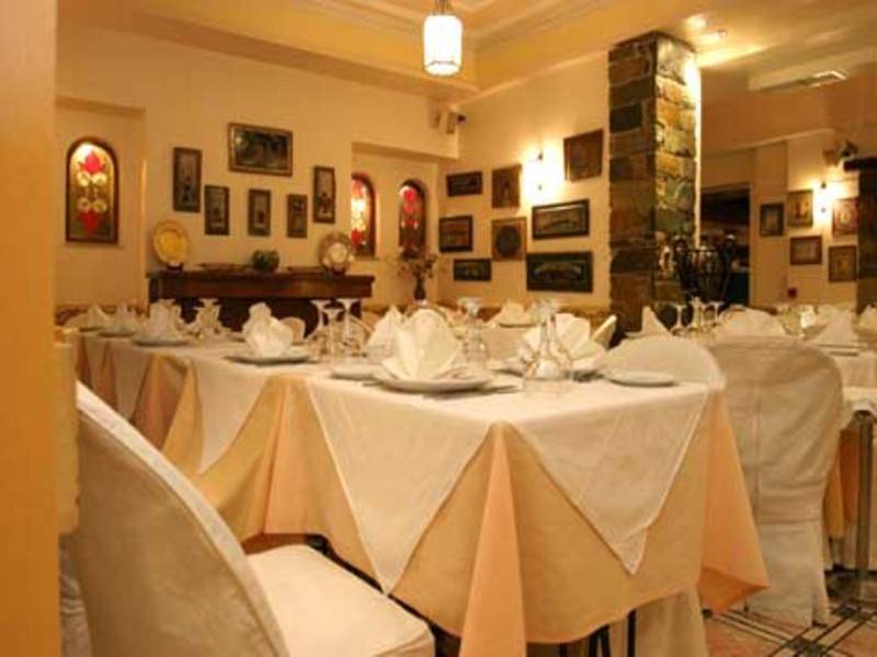 מסעדת פטרינו מציעה מנות מצוינות הן מהמטבח המקומי והן מהמטבח הבינלאומי, במחירים סבירים. צילום מתוך האתר: www.petrinorestaurant.gr