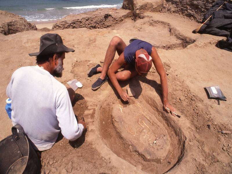 חפירות ארכיאולוגיות בנמל אשקלון (צילום: משרד התיירות)