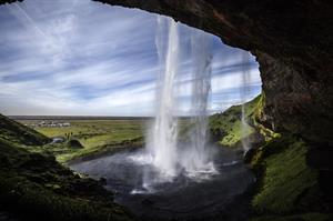 הוקרה למדריך הטיול של 'דיסקברי' לאיסלנד  - ירון וייסביין | טיול לאירופה 2020