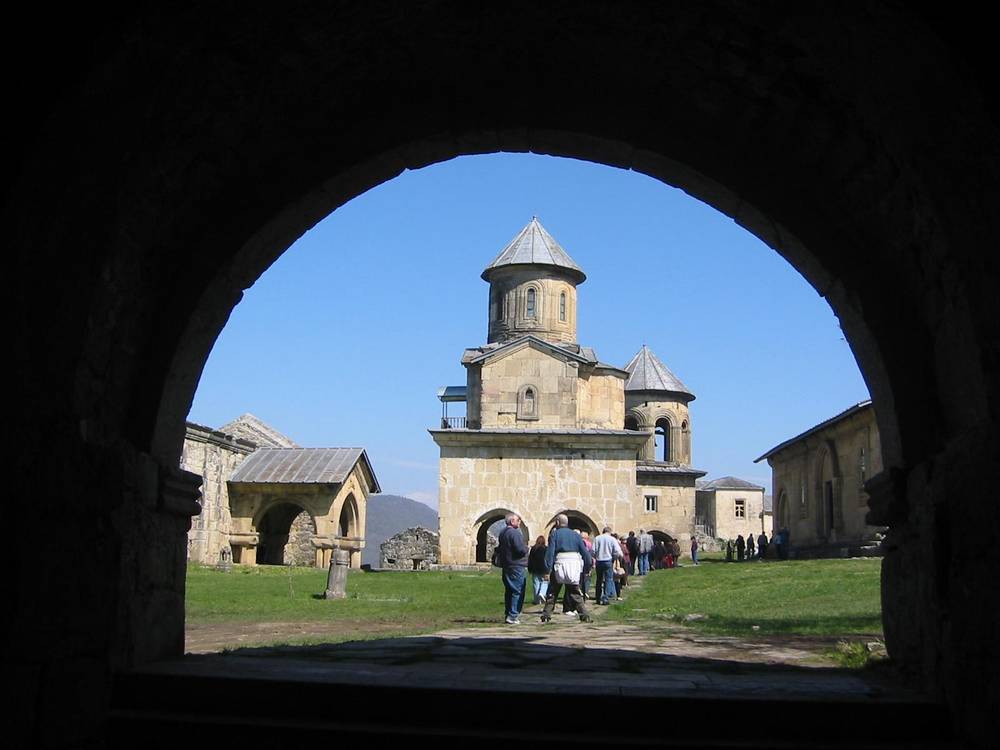 KUTAISI - כנסיה במתחם מנזר גאלטי